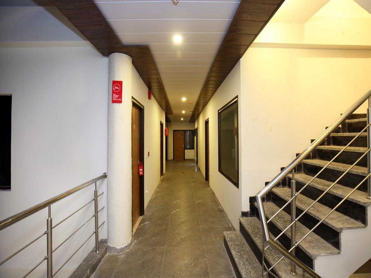 首都o 9822七号酒店 Chandīgarh 外观 照片